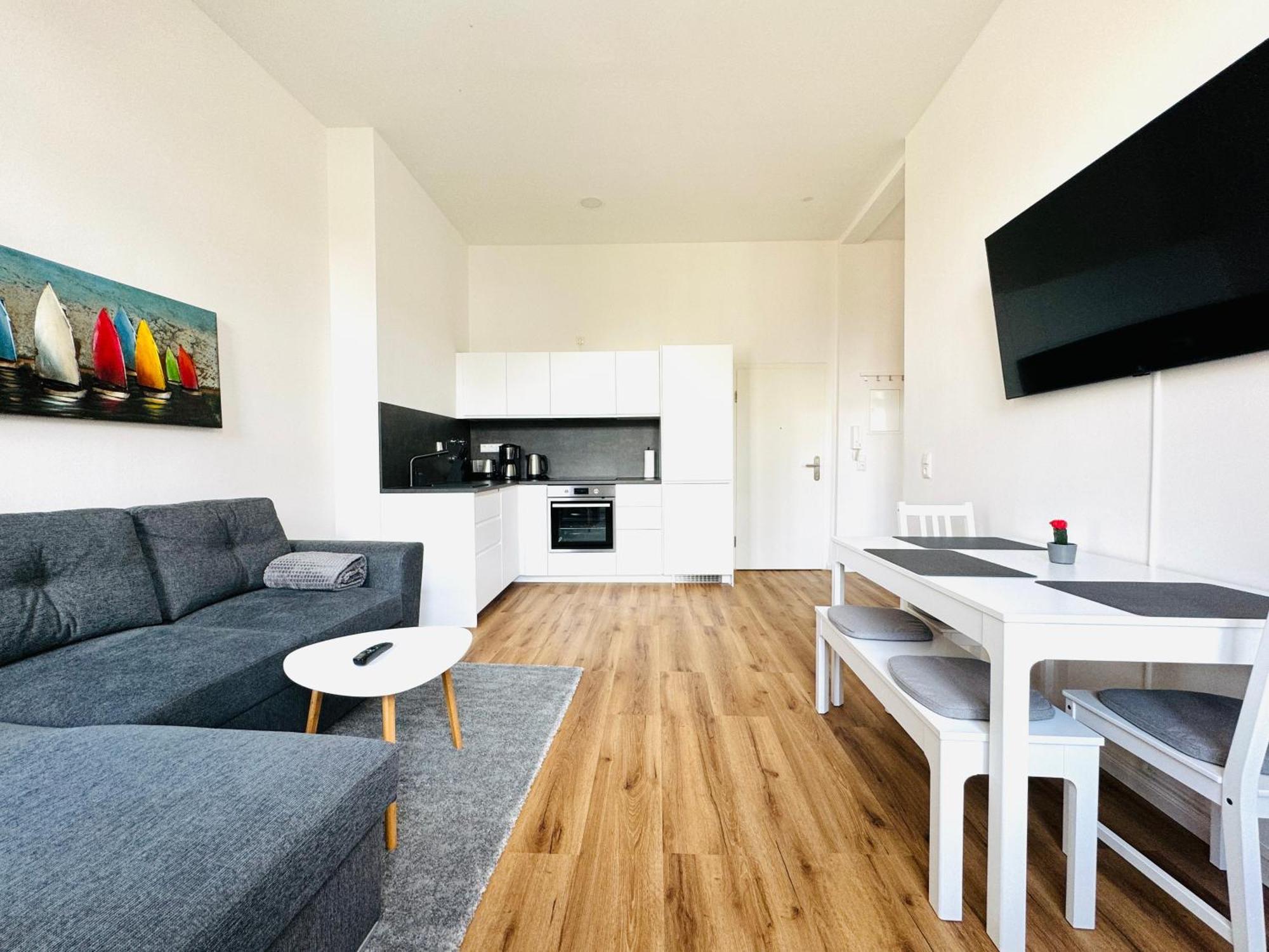 Moderne Ferienwohnung Inmitten Der Altstadt شفيرين المظهر الخارجي الصورة